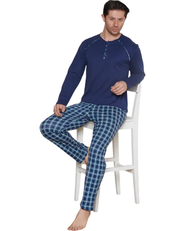 Women's striped lingerie for a preppy appearanceMen's Cozy Plaid Sleepwear