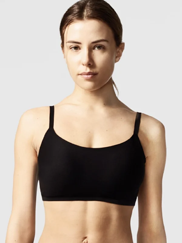 Bra with a lace - lined cup for a feminine and elegant look​ CHANTELLE 16A2 SOFTSTRETCH SCOOP PADDED BRALETTE