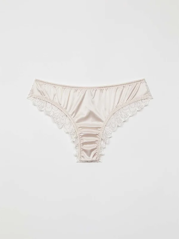 Bra with a lace - trim for an elegant and delicate touch​ Luce