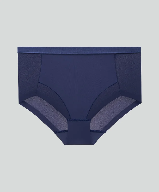Bra with a plus - size customized fit option for a perfect fit Invisi-Edge High-Waist Panty