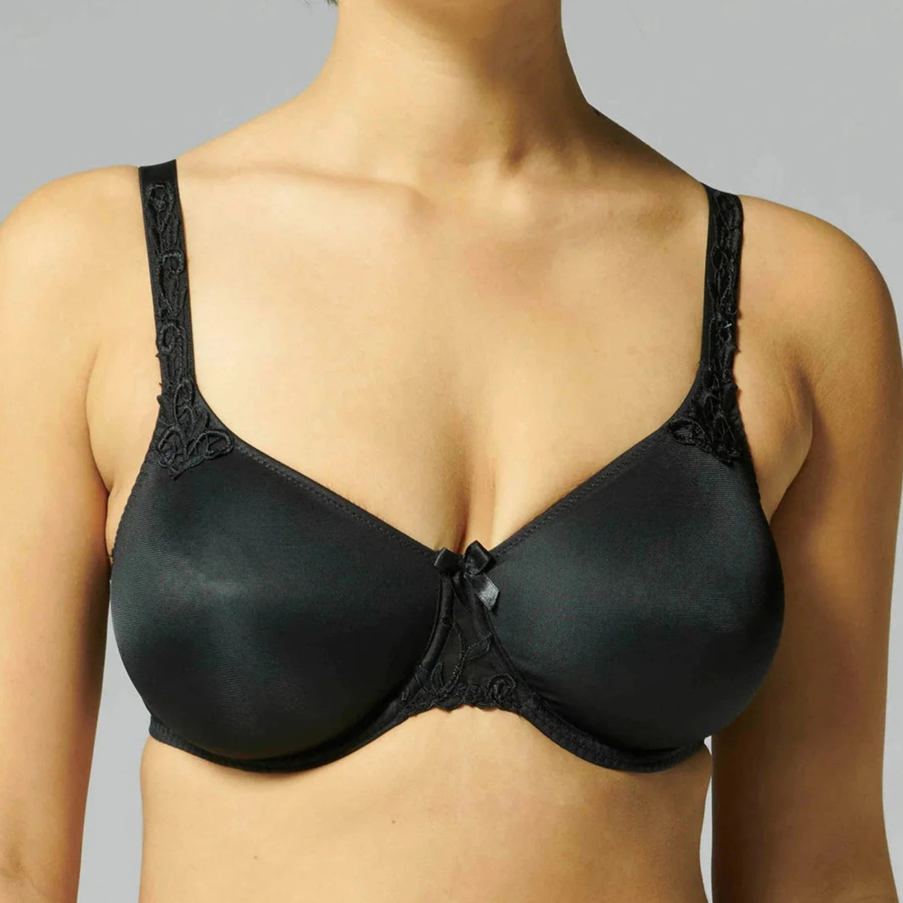 Bra with a quick - drying lining for convenience​ Andora Minimizer Bra 131382 - Black