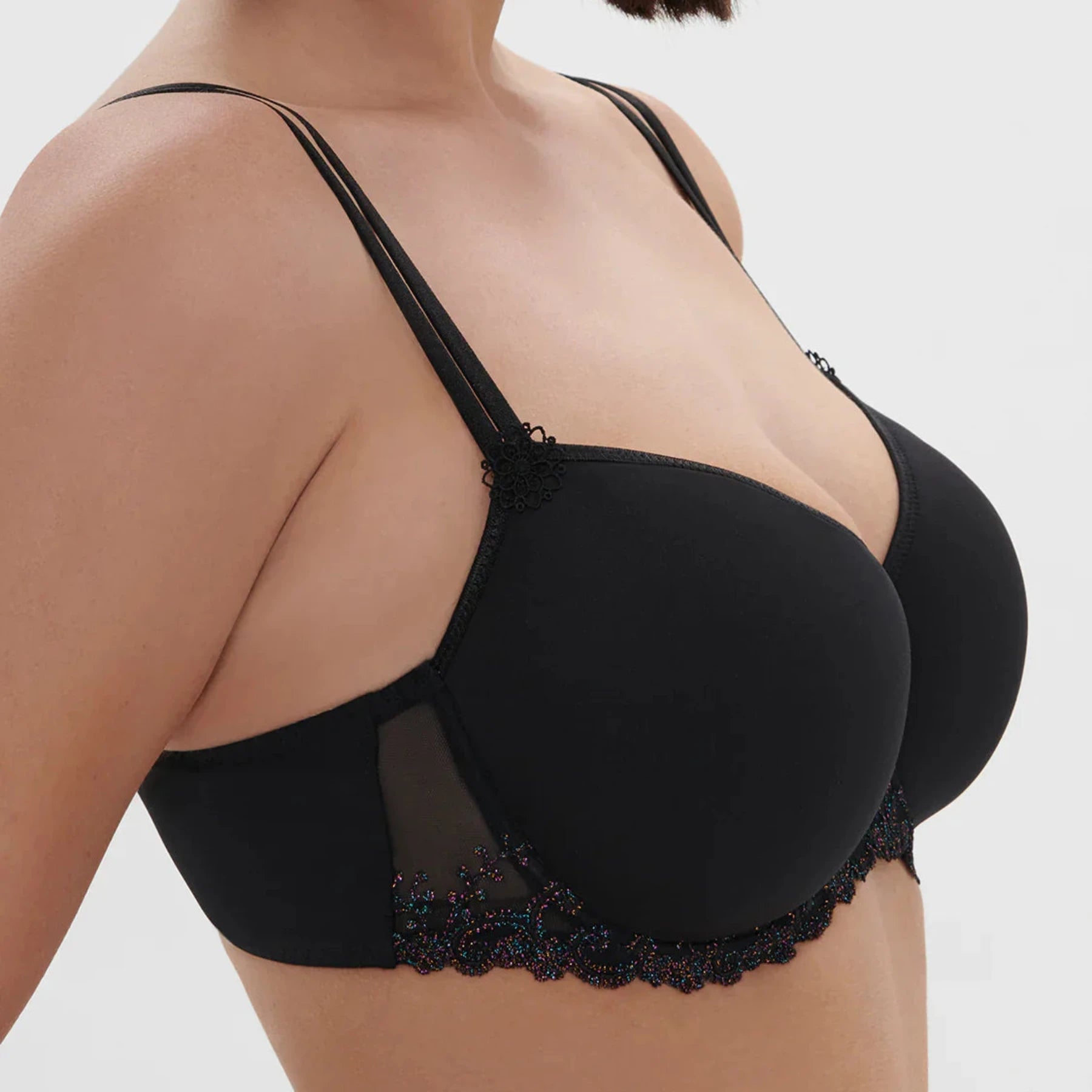 Bra with a mesh panel for added breathability​ Delice 3D Molded Bra 12X343 - Gem Black