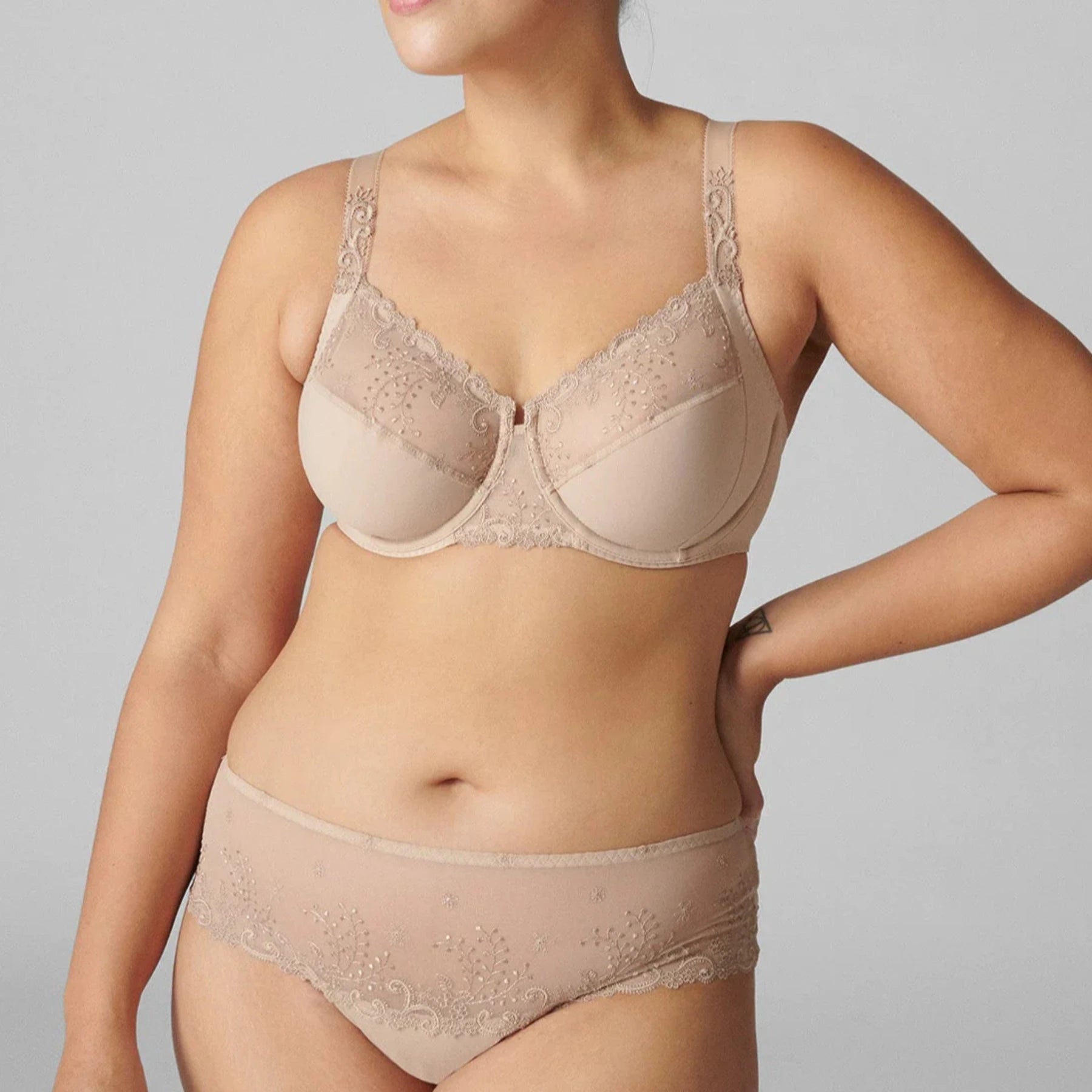 Bra with a breathable lining for a cool feel​ Delice Full Cup Bra 12X320 - Nude