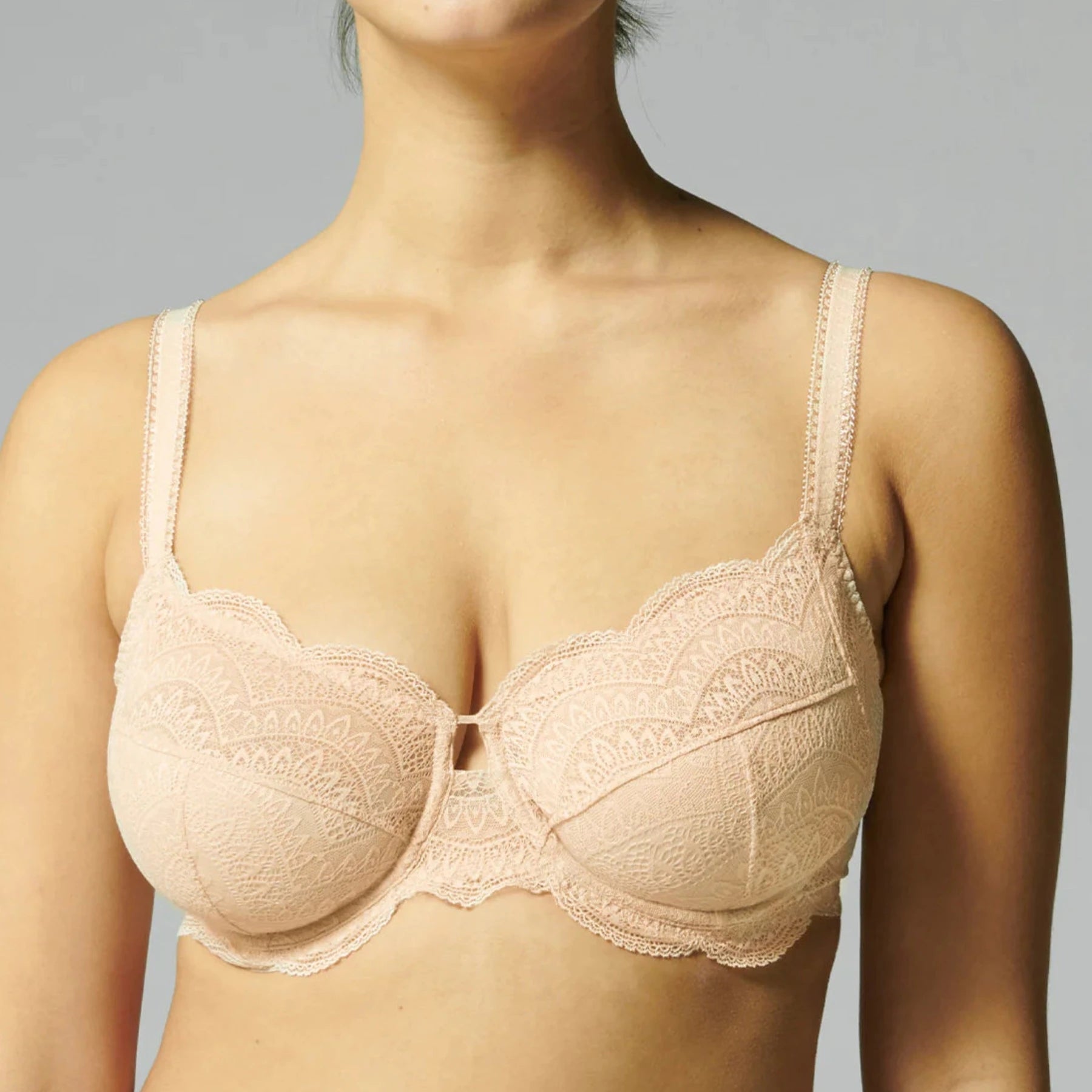 Bra with a half - cup design for a sexy and minimalist look Karma Full Cup Bra 12V320 - Peau Rose Bra with a half - cup design for a sexy and minimalist look Karma Full Cup Bra 12V320 - Peau Rose