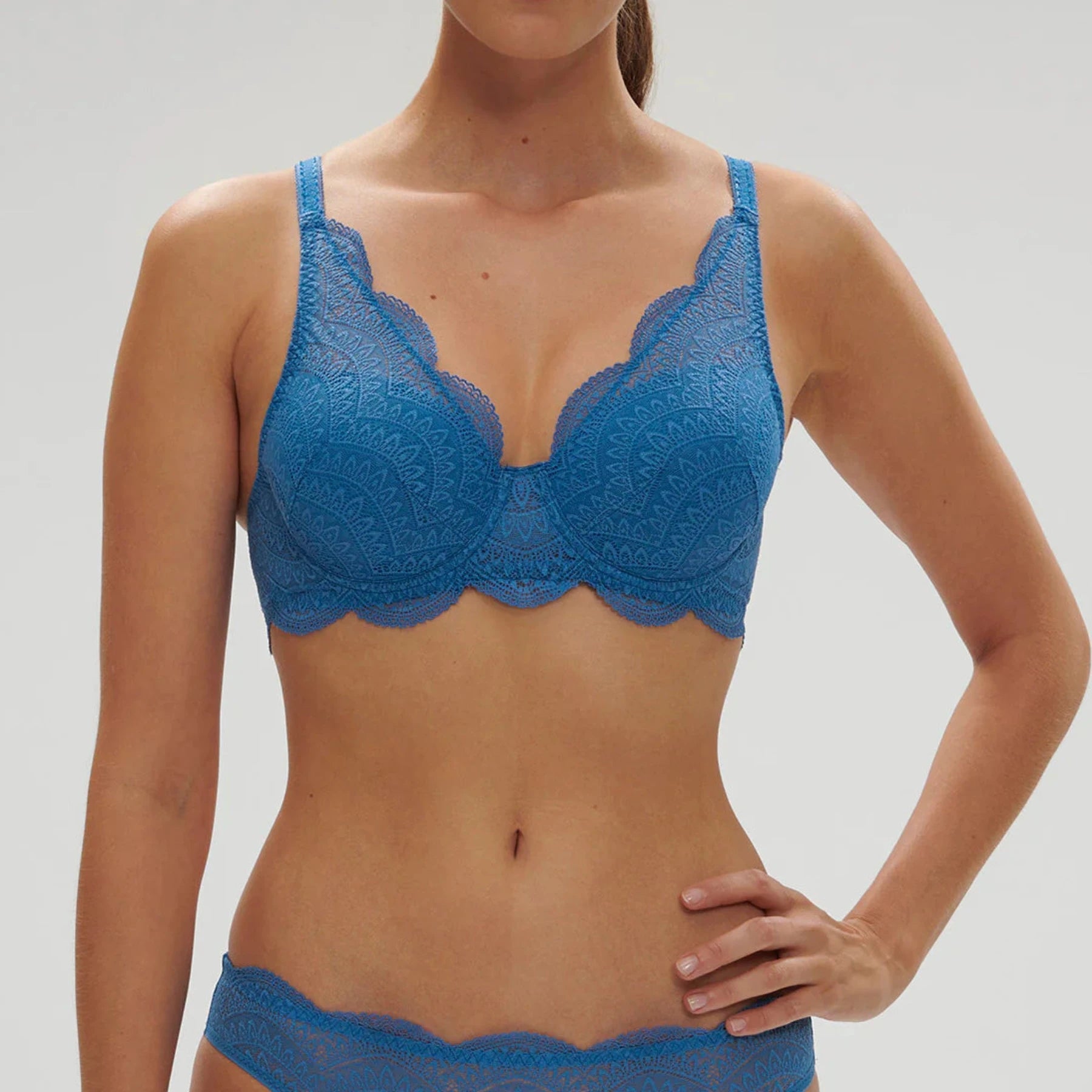 Bra with a removable padding for customizable support​ Karma Triangle 3D Demi 12V343 - Myosotis Blue