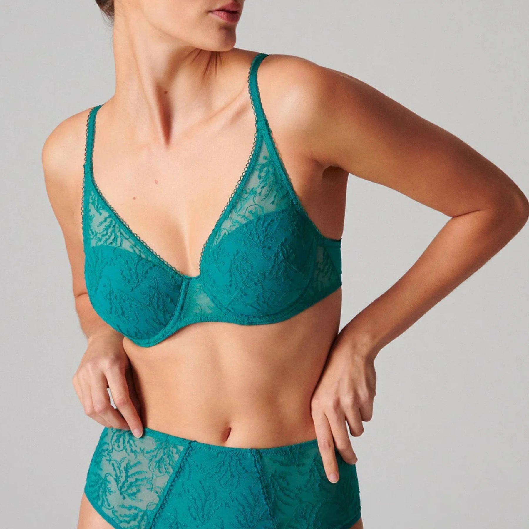 Bra with a mesh - lined cup for better breathability​ Opaline Triangle 3D Demi 1B2343 -  Emerald Green