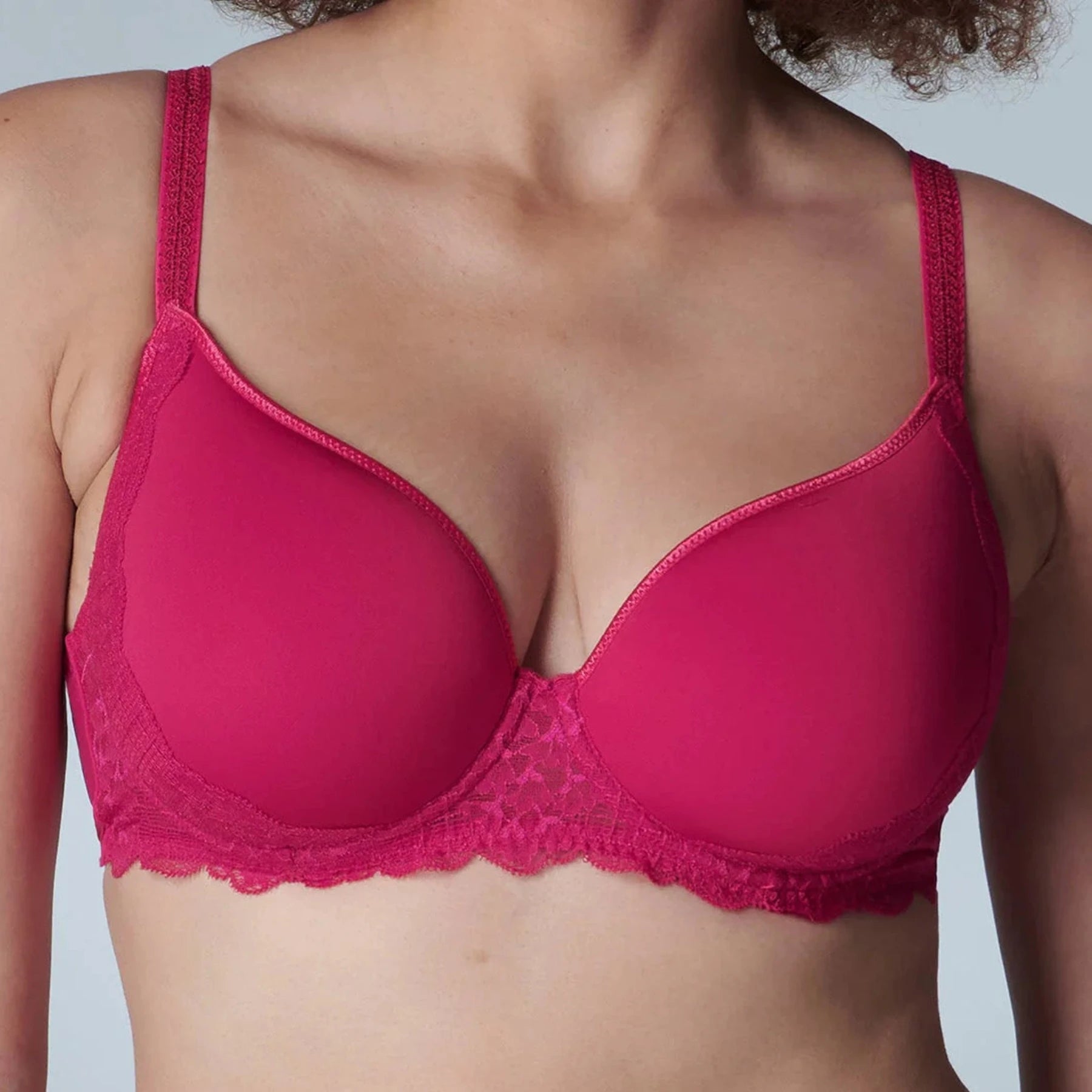 Bra with a wire - free construction for a softer feel​ Reve 3D Plunge Bra 12Z316 - Cranberry