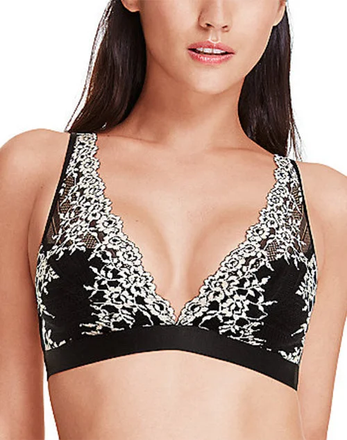 Bra with a plus - size adjustable strap for added comfort​ WACOAL 852191 EMBRACE LACE WIRE FREE BRA